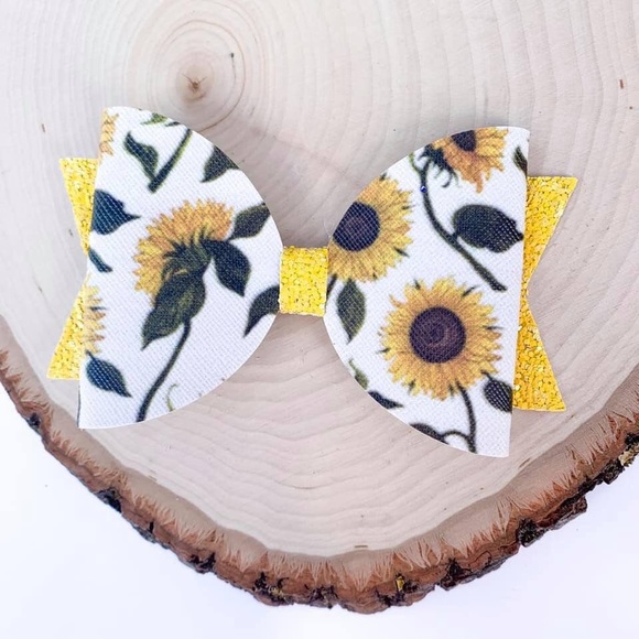 BOWS (TODDLER) - Picture 3 of 8